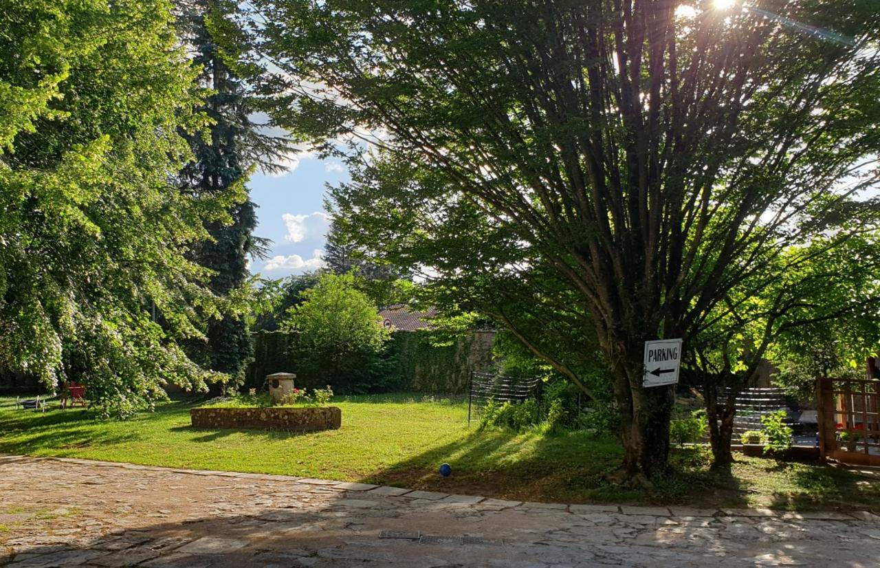 Bed and Breakfast De Passage Chez Lili Poligny  Zewnętrze zdjęcie